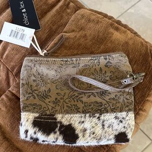 Chloe & Lex Brown Floral Wristlet NWT